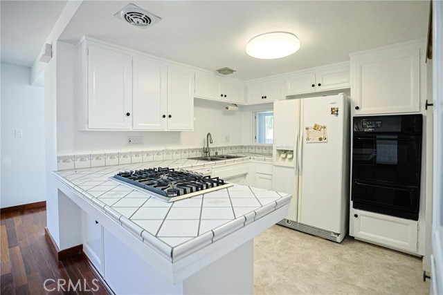 Detail Gallery Image 14 of 40 For 1328 W 214th St, Torrance,  CA 90501 - 4 Beds | 2 Baths