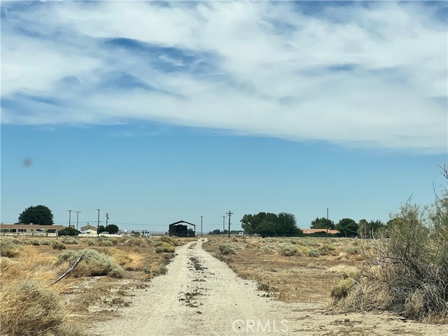 125 STE VIC AVE, Lancaster CA: https://media.crmls.org/medias/a56e7c6e-3a58-4334-a2fe-78600d039c7d.jpg