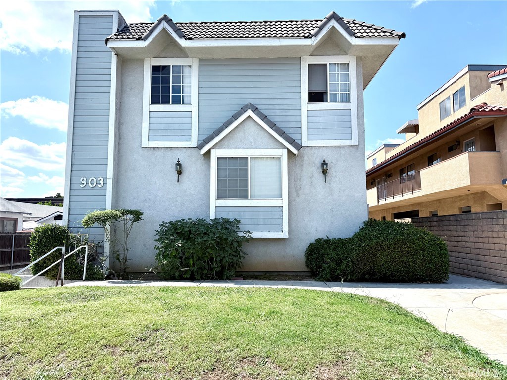 903 N Monterey Street #C