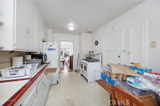 2 2nd Street, Hermosa Beach, California 90254, 8 Bedrooms Bedrooms, ,4 BathroomsBathrooms,Residential,For Sale,2nd Street,SB25037470