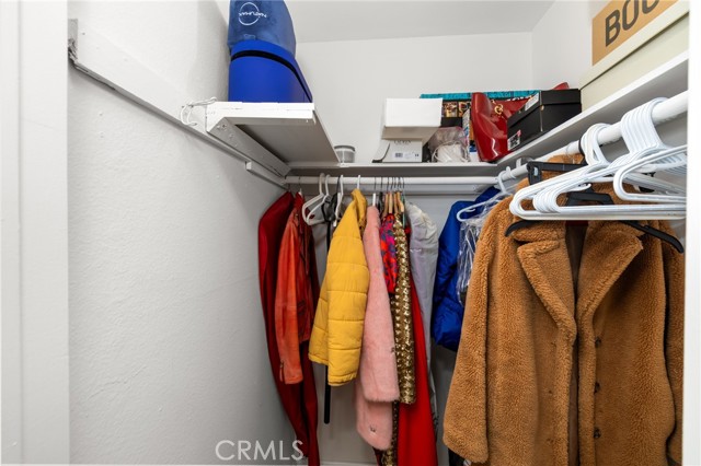 Detail Gallery Image 12 of 21 For 10757 Hortense #307,  North Hollywood,  CA 91602 - 3 Beds | 2/1 Baths