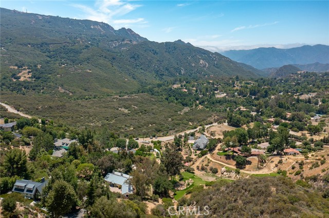 24311 Sylvan Glen Road, Calabasas CA: https://media.crmls.org/medias/a56eeb33-9bb3-4c56-ad01-2289e2f88845.jpg