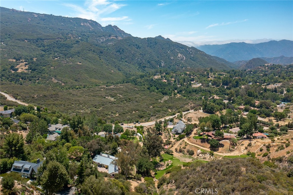 https://media.crmls.org/medias/a56eeb33-9bb3-4c56-ad01-2289e2f88845.jpg?preset=X-Large