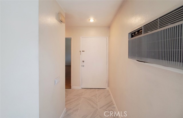 Detail Gallery Image 6 of 34 For 10532 Royal Oak, Stanton,  CA 90680 - 4 Beds | 2 Baths