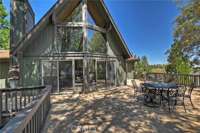 Detail Gallery Image 8 of 69 For 273 Shasta Dr, Lake Arrowhead,  CA 92317 - 5 Beds | 5 Baths