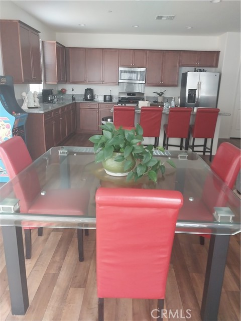 1422 Rustic Glen Way, San Jacinto CA: https://media.crmls.org/medias/a57116ef-e409-4d7a-ab03-2b18bce19899.jpg