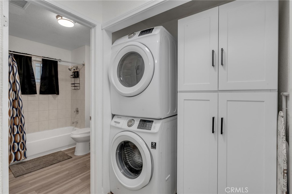https://media.crmls.org/medias/a571d0d6-1125-4d5c-9550-28ff0b4f85a5.jpg?preset=X-Large