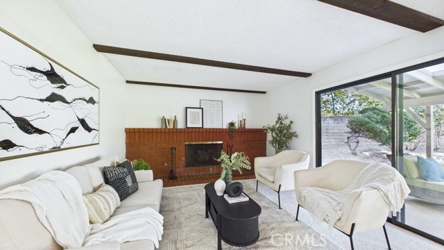 Detail Gallery Image 14 of 45 For 24187 Avenida Crescenta, Valencia,  CA 91355 - 5 Beds | 3 Baths