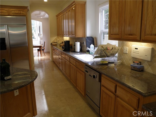 Detail Gallery Image 9 of 23 For 1201 2nd St, Manhattan Beach,  CA 90266 - 5 Beds | 4/1 Baths