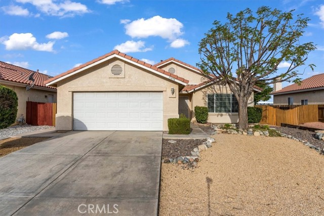 Detail Gallery Image 1 of 22 For 13476 Jubilee Pl, Victorville,  CA 92395 - 3 Beds | 2 Baths