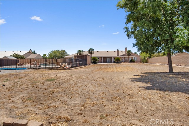 Detail Gallery Image 21 of 22 For 12210 Larch St, Oak Hills,  CA 92344 - 5 Beds | 3 Baths