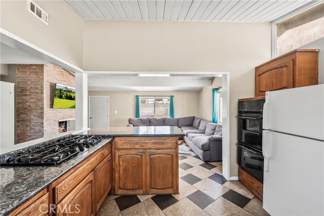 Detail Gallery Image 8 of 41 For 13540 Wilfrey Ave, La Mirada,  CA 90638 - 4 Beds | 2 Baths