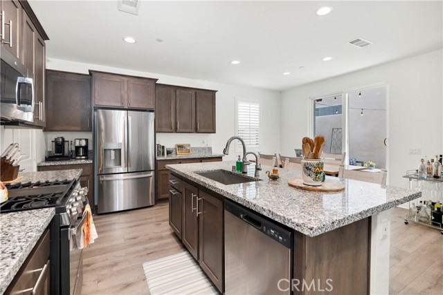 Detail Gallery Image 9 of 66 For 32613 Brunello Way, Temecula,  CA 92591 - 4 Beds | 3 Baths
