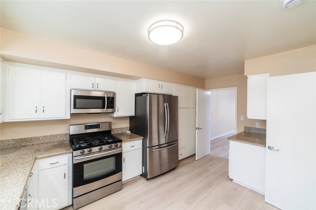 4436 Sandburg Way, Irvine CA: https://media.crmls.org/medias/a57602db-f3d3-4293-b891-bd124d27fe1e.jpg