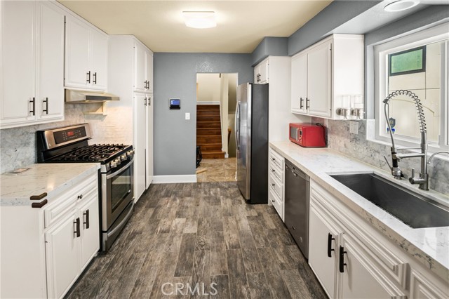 714 N Juanita Avenue, Redondo Beach CA: https://media.crmls.org/medias/a576b304-f204-4ecf-8ce7-e95b109c0132.jpg
