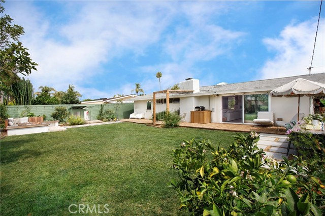 305 Bowling Green Drive, Costa Mesa CA: https://media.crmls.org/medias/a577002a-439e-4ab0-bd17-39eeaeba9ff7.jpg