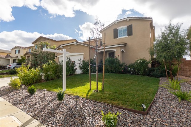 Detail Gallery Image 3 of 32 For 1099 Little Leaf, Calimesa,  CA 92320 - 3 Beds | 2/1 Baths