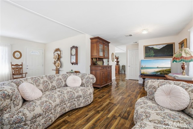 Detail Gallery Image 6 of 46 For 38195 via Taffia, Murrieta,  CA 92563 - 2 Beds | 2 Baths