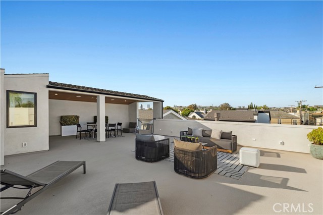 516 1/2 Larkspur Avenue, Corona del Mar CA: https://media.crmls.org/medias/a5782ca6-2e1b-44e4-8424-83b31a99d04d.jpg