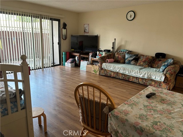 Detail Gallery Image 5 of 10 For 3640 Sumner Ave #105,  Pomona,  CA 91767 - 1 Beds | 1 Baths