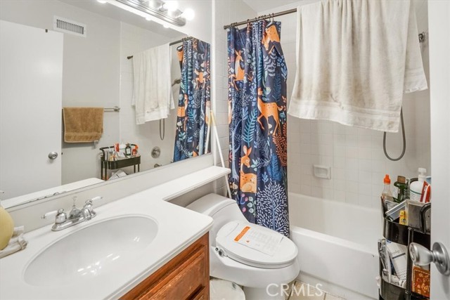 Detail Gallery Image 13 of 22 For 1350 N Schooner Ln #70,  Anaheim,  CA 92801 - 3 Beds | 2/1 Baths