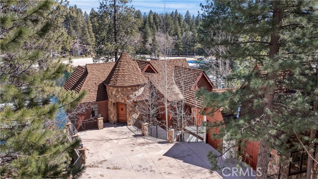 Detail Gallery Image 1 of 46 For 27467 N Bay Rd, Lake Arrowhead,  CA 92352 - 6 Beds | 5/2 Baths