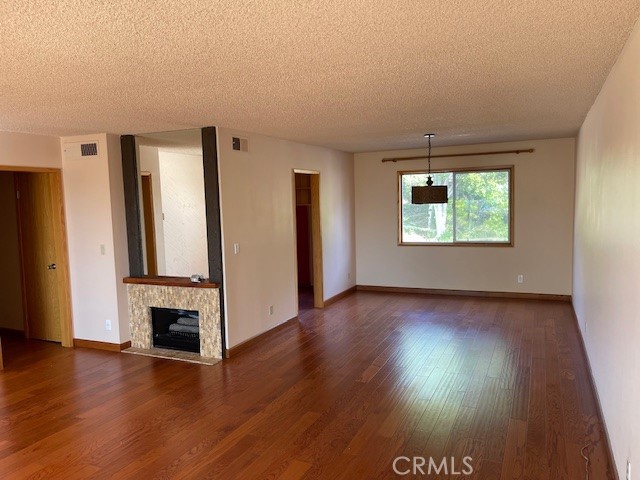 7727 Via Capri, Burbank CA: https://media.crmls.org/medias/a57a488d-714f-4e9a-9044-d5652462de5c.jpg