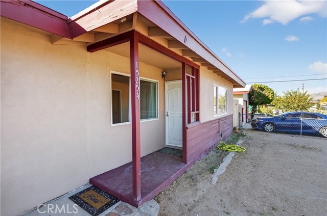 Detail Gallery Image 3 of 42 For 15254 Las Piedras Dr, Victorville,  CA 92395 - 4 Beds | 2 Baths