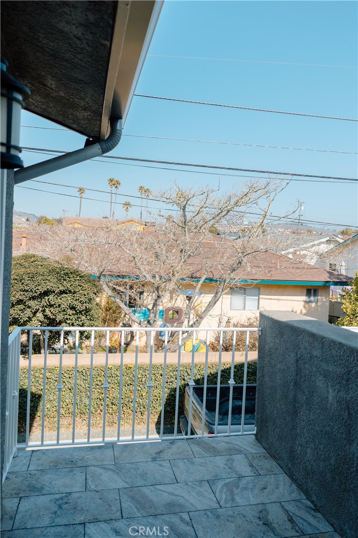 https://media.crmls.org/medias/a57ad3df-d517-4d24-809a-e955f697b125.jpg?preset=X-Large