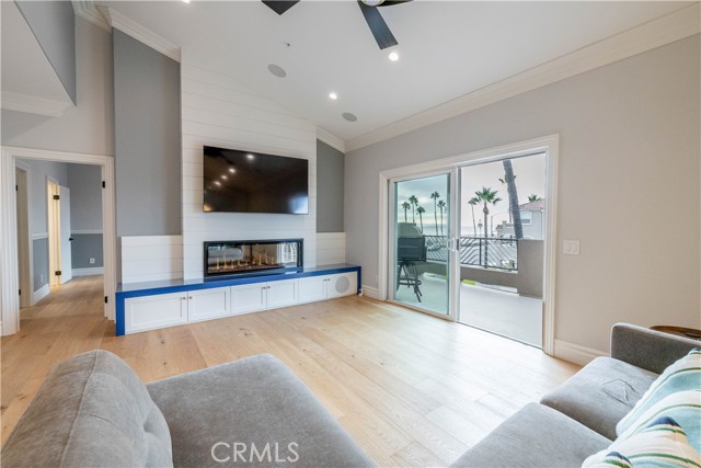 1516 Pacific Coast, Huntington Beach CA: https://media.crmls.org/medias/a57b5c64-2775-4ea1-a3c8-acb70ef0ae43.jpg