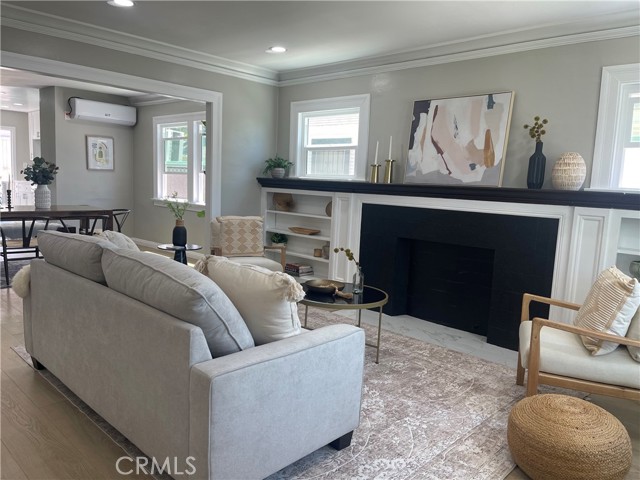 5426 4th Avenue, Los Angeles CA: https://media.crmls.org/medias/a57b6554-0aeb-4a48-8bf7-930ad97939c1.jpg