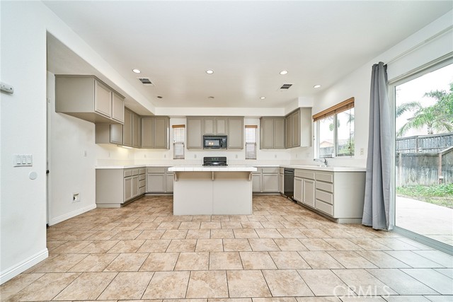 Detail Gallery Image 12 of 52 For 26244 Charismatic Ct, Moreno Valley,  CA 92555 - 4 Beds | 2/1 Baths