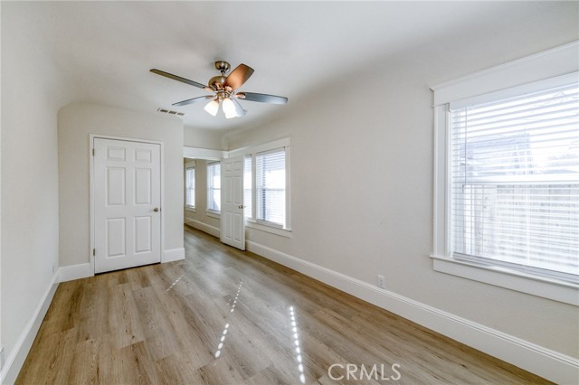 Detail Gallery Image 31 of 41 For 701 E Clinton, Fresno,  CA 93704 - 3 Beds | 1 Baths