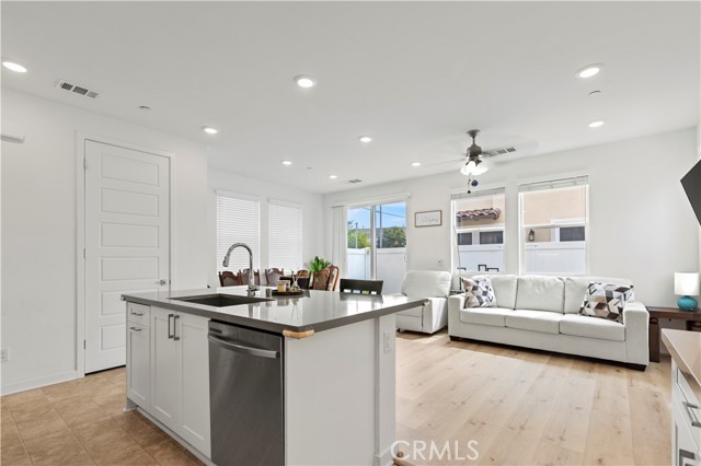 Detail Gallery Image 8 of 47 For 1544 W Plaza Del Amo, Torrance,  CA 90501 - 3 Beds | 2/1 Baths