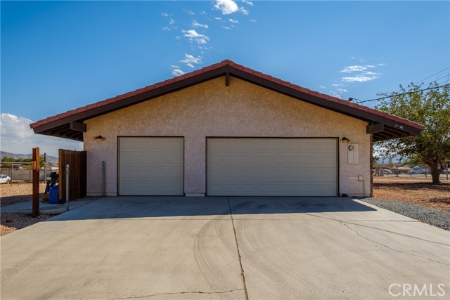 21186 Standing Rock Avenue, Apple Valley CA: https://media.crmls.org/medias/a57dde02-e203-457d-a216-3ee53d34f72c.jpg