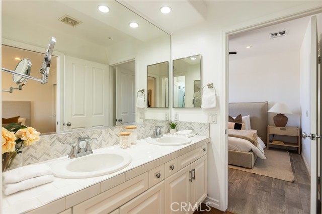 Detail Gallery Image 28 of 55 For 5985 Vista De La Luz, Woodland Hills,  CA 91367 - 4 Beds | 3/1 Baths