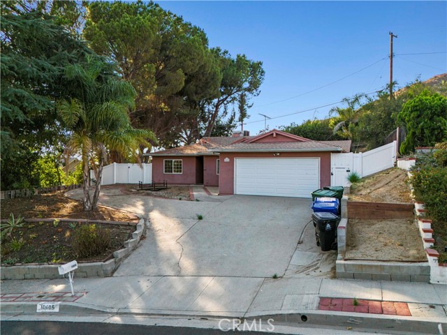 10685 Ledeen Drive, Lakeview Terrace CA: https://media.crmls.org/medias/a57f4aae-5cae-493f-9b54-def8c8caab08.jpg