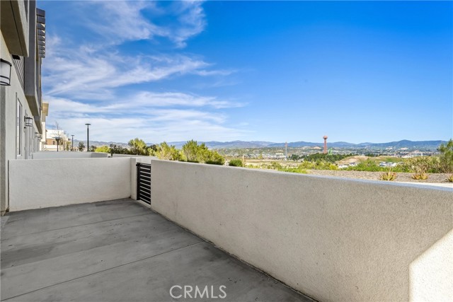 Detail Gallery Image 5 of 43 For 26767 Laurel Mountain Loop, Valencia,  CA 91381 - 4 Beds | 3 Baths