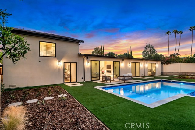 Detail Gallery Image 32 of 46 For 4801 Abbeyville Ave, Woodland Hills,  CA 91364 - 5 Beds | 5/2 Baths