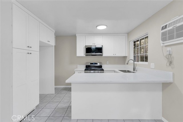 Detail Gallery Image 6 of 27 For 1302 W Lido Pl #2,  Anaheim,  CA 92801 - 2 Beds | 1 Baths