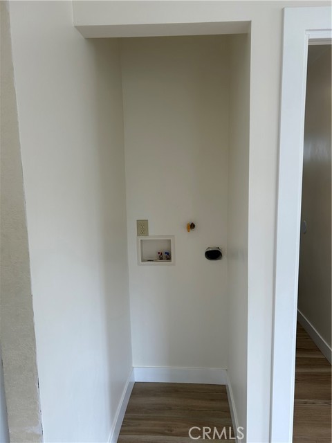 2033 W Burnett Street, Long Beach CA: https://media.crmls.org/medias/a580e4b1-8772-45ba-94d1-b0fcf082e3d5.jpg