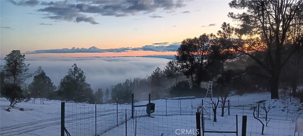 https://media.crmls.org/medias/a5816408-b547-4362-992f-3485aceaaf21.jpg?preset=X-Large