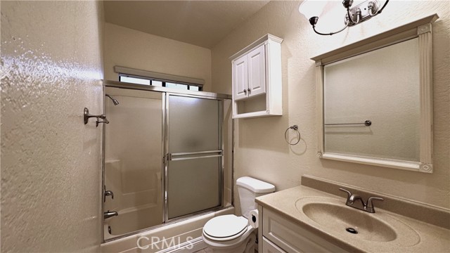 Detail Gallery Image 10 of 13 For 7632 Topanga Canyon Bld #102,  Canoga Park,  CA 91304 - 1 Beds | 1 Baths