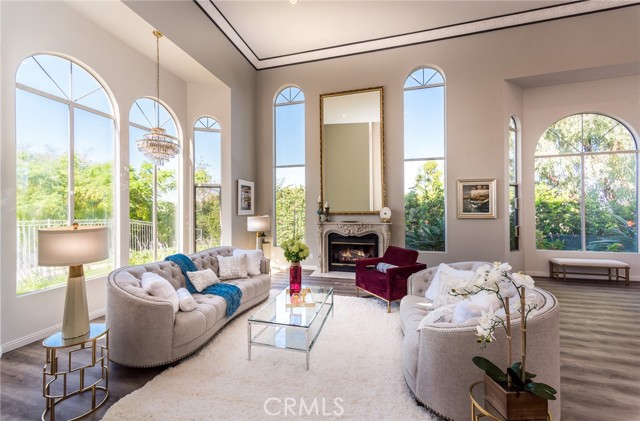 4020 Clarinda Drive, Tarzana CA: https://media.crmls.org/medias/a581f2f2-0c75-414e-9eb1-681a5b566bf0.jpg