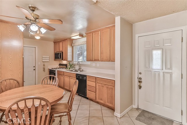 Detail Gallery Image 6 of 34 For 2212 Cordero Ave, Simi Valley,  CA 93065 - 3 Beds | 1/1 Baths