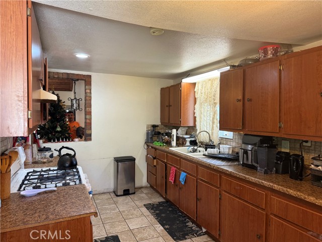 4176 Agate Street, Jurupa Valley CA: https://media.crmls.org/medias/a58225b9-65ea-46a8-9607-3baec8b87883.jpg