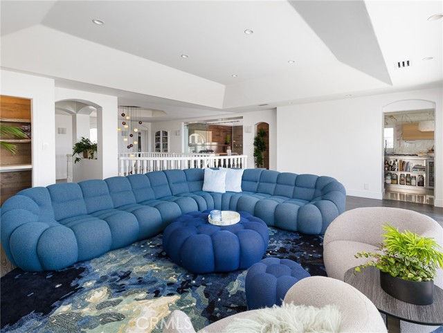 Detail Gallery Image 5 of 33 For 360 Hillcrest Street, El Segundo,  CA 90245 - 4 Beds | 4 Baths