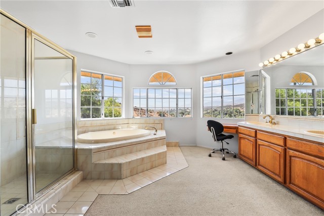 Detail Gallery Image 16 of 47 For 9658 Wheatland Ave, Sunland,  CA 91040 - 4 Beds | 4 Baths