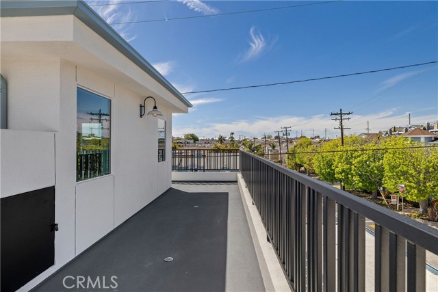 2100 Carnegie Lane, Redondo Beach CA: https://media.crmls.org/medias/a583d029-1769-49ac-a99b-e3d7aba63933.jpg