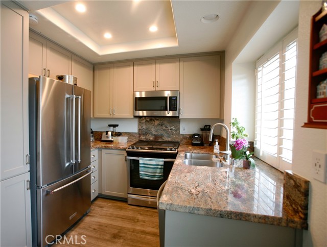 Detail Gallery Image 1 of 7 For 96 Cinnamon Teal, Aliso Viejo,  CA 92656 - 1 Beds | 1 Baths